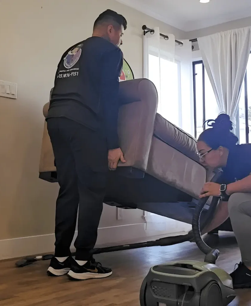 Customized cleaning plans by Lisa Cleaning Service cleaning a tailored kitchen