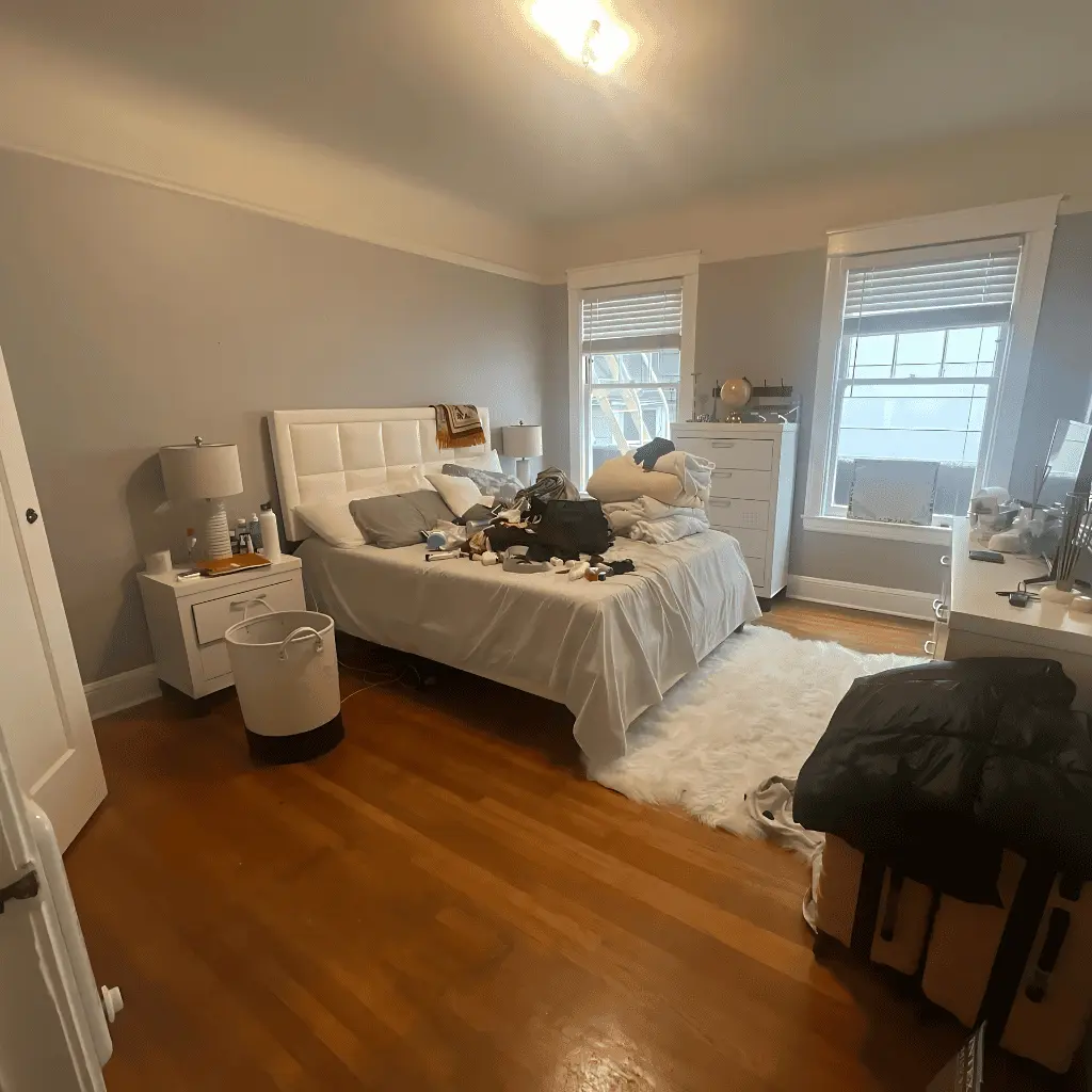 Customized cleaning plans by Lisa Cleaning Service cleaning a tailored kitchen